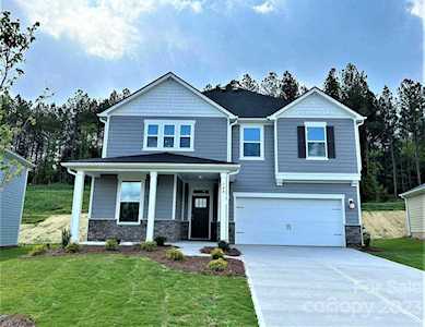144 Lancashire Ct Denver, NC 28037