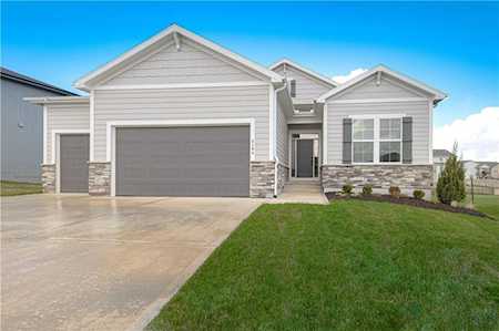 3104 SW Merriam Dr Lee's Summit, MO 64081