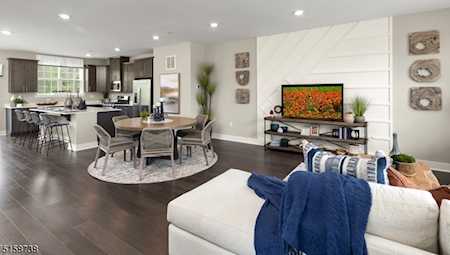 3 Cecala Rd Morris Plains Boro, NJ 07950