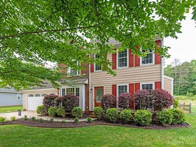 1012 Chaucery Ln Matthews, NC 28104