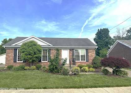 9105 Fairridge Dr Louisville, KY 40229