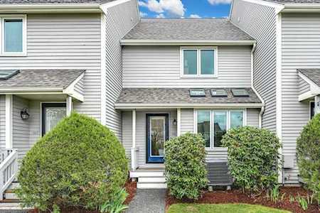 105 Maple Brook Rd #105 Bellingham, MA 02019