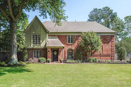 9322 Hawthorn Hill Dr Germantown, TN 38139