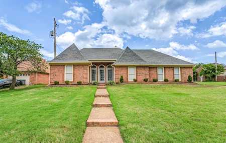 8988 Country Pecan Cv Memphis, TN 38016