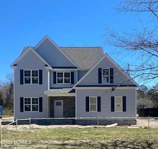 126 Beagle Drive Hubert, NC 28539