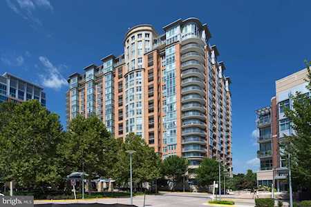8220 Crestwood Heights Dr #213 Mclean, VA 22102