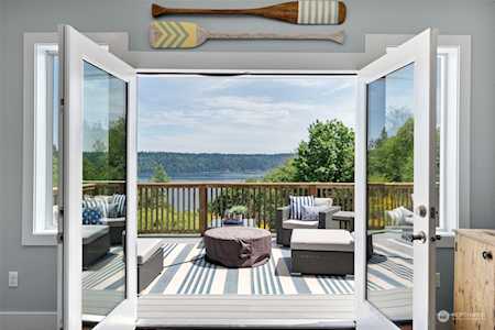 10717 View Dr NW Gig Harbor, WA 98332