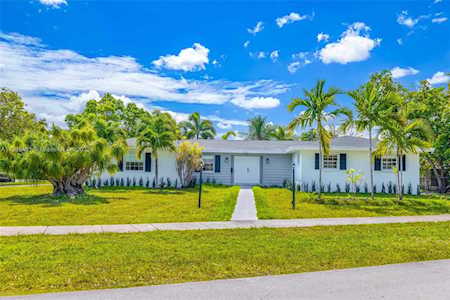 15840 SW 97th Ave Miami, FL 33157