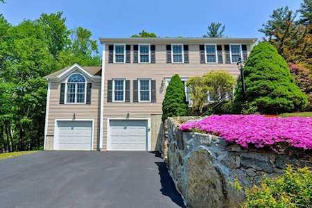 262 Samuel Dr Northbridge, MA 01588