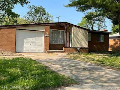 14610 Bishop St Oak Park, MI 48237