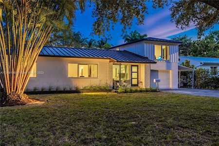 950 NE 116th St Biscayne Park, FL 33161
