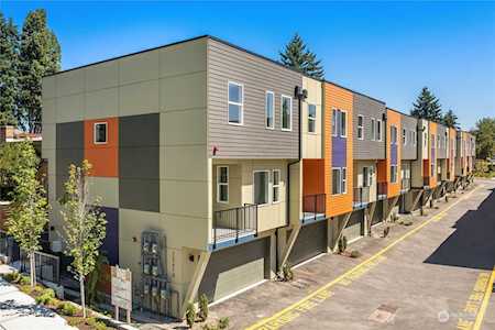 15610 8th Ave SW #111 Burien, WA 98166
