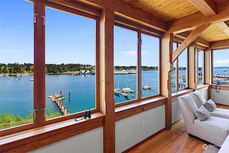 5836 Packard Ln NE Bainbridge Island, WA 98110