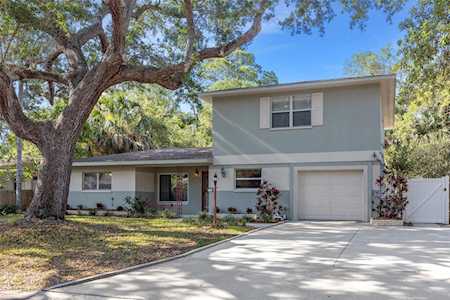 8220 Yardley Ave N St. Petersburg, FL 33710