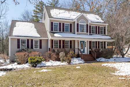 16 Bayberry Rd Chester, NH 03036