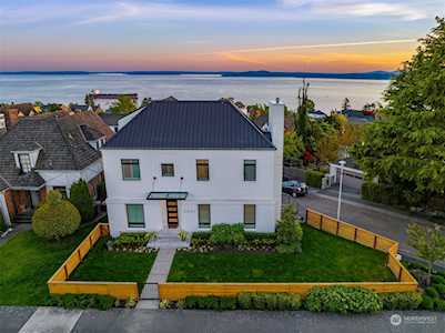 2531 Westmont Way W Seattle, WA 98199