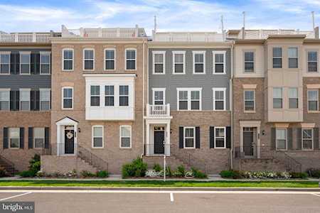 1765 Cottonwood Grove Rd Dumfries, VA 22026