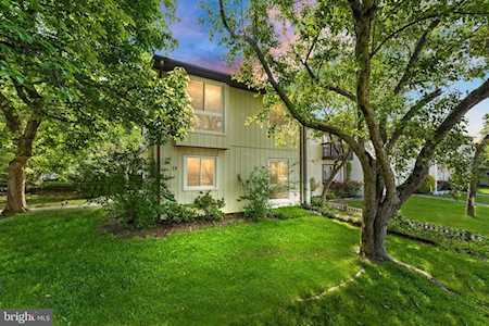 28 Howard Place Sterling, VA 20164