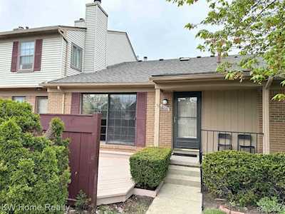 38886 Country Circle Farmington Hills, MI 48331