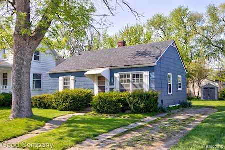 521 E Chesterfield St Ferndale, MI 48220