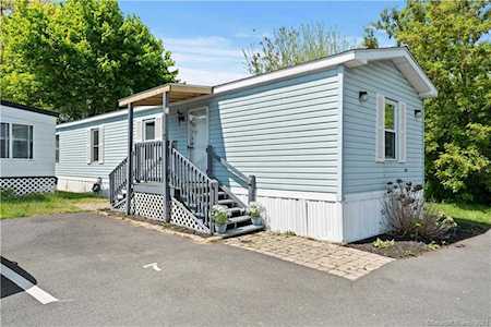 7 Western Sands Wallingford, CT 06492