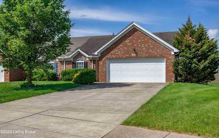 12554 Springfalls Ct Louisville, KY 40229