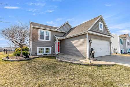 3735 Amber Oaks Dr Howell Twp, MI 48855