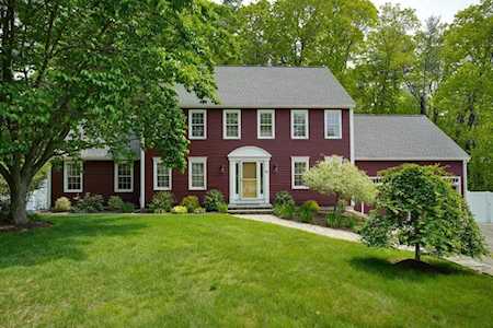 15 Patriot Dr Northborough, MA 01532