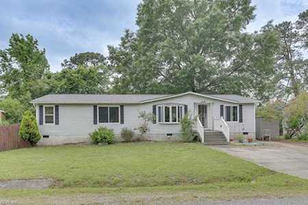 329 Cattail Ln Yorktown, VA 23693