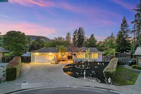 22 Franciscan Ct Danville, CA 94526