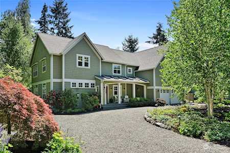 301 Weaver Rd NW Bainbridge Island, WA 98110