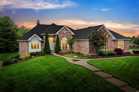 52 Moorings Dr Lake St Louis, MO 63367
