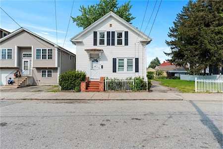 66 Simmons St Providence, RI 02909