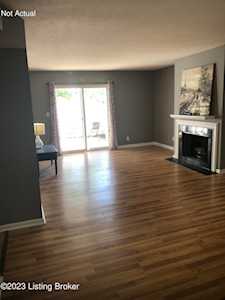 112 La Fontenay Ct Middeltown, KY 40223