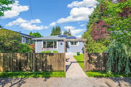 7945 17th Ave SW Seattle, WA 98106