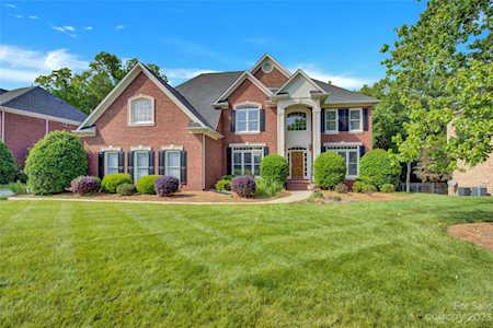 5841 Woodleigh Oaks Dr Charlotte, NC 28226