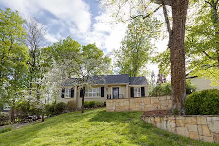 1109 Brookmeade Dr Nashville, TN 37204