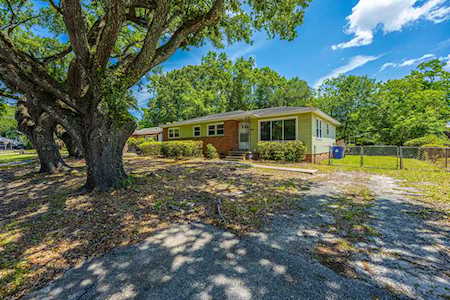 2714 Budds Ave North Charleston, SC 29405