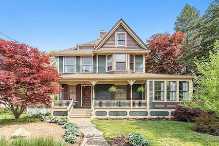 39 Maple St Stoneham, MA 02180