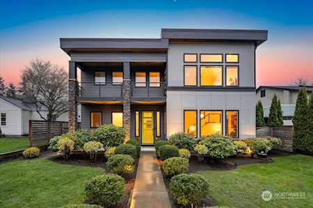 635 17th Ave W Kirkland, WA 98033
