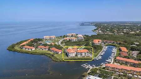 1810 Mariner Dr #307 Tarpon Springs, FL 34689