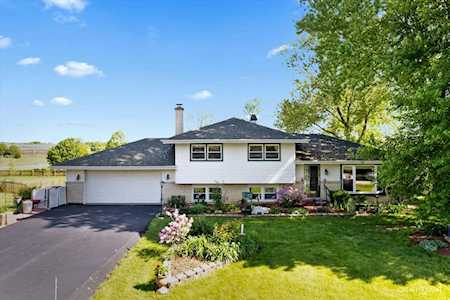 28W758 Wagner Rd Naperville, IL 60564