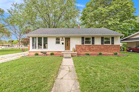 5173 Seymour Rd Swartz Creek, MI 48473
