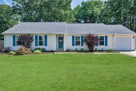 756 Helmsdale Way Chesapeake, VA 23320