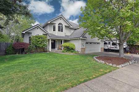728 Lynn Ln Central Point, OR 97502