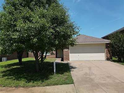 8127 Macgregor Drive Arlington, TX 76002