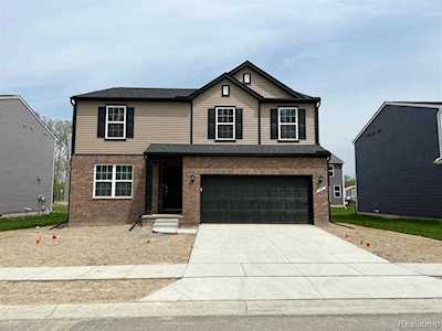 24416 Jade Dr Farmington, MI 48336