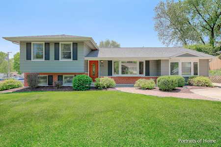 22W431 Teakwood Dr Glen Ellyn, IL 60137