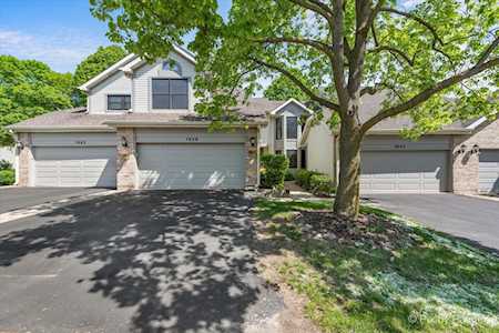 1059 N Auburn Woods Dr Palatine, IL 60067