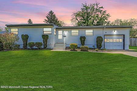 80 Fleetwood Dr Hazlet, NJ 07730